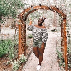 Meet your Posher, Sandra